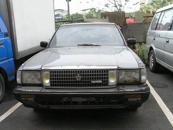 TOYOTA S130 CROWN Royal Saloon 3000 (12)