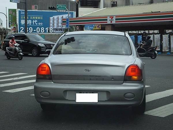 Hyundai Sonata IV 前期型 (3)