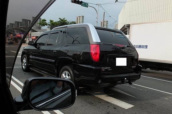 GMC ENVOY (2).JPG