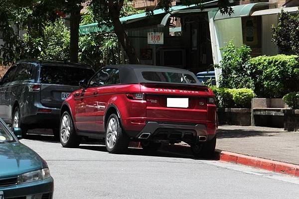 RANGE ROVER EVOQUE Convertible (1).JPG