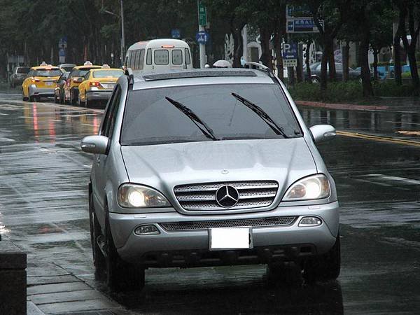 Mercedes-Benz W163.5 ML320 Special Edition (3).JPG