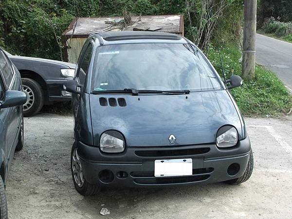 Renault Twingo 天窗版.JPG