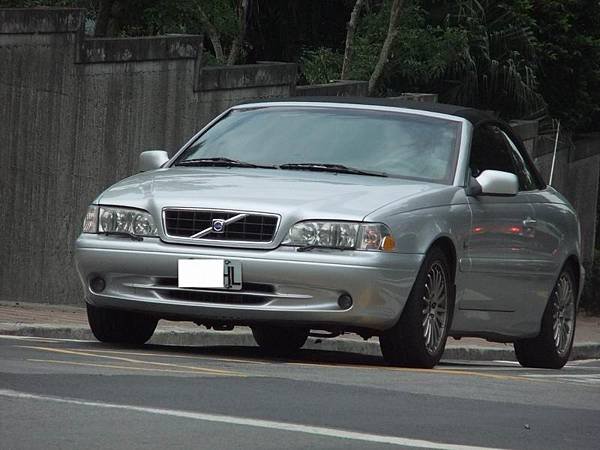 VOLVO C70 I Convertible (1).JPG