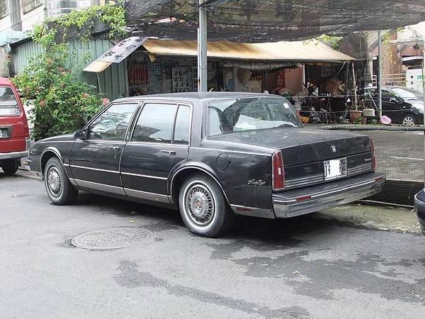 Oldsmobile 98 XI (2).JPG