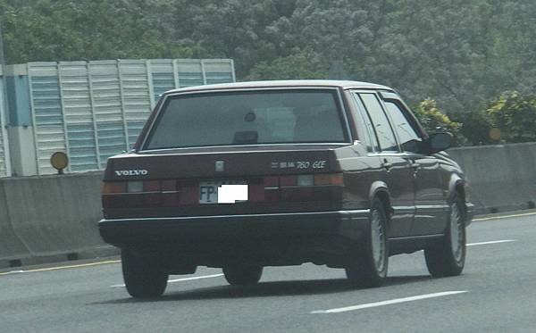 VOLVO 760GLE 圓字 (3).JPG