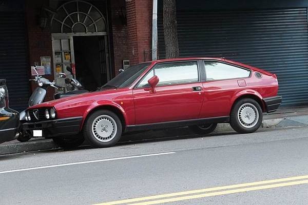 Alfa Romeo Sprint 後期型 (4).JPG