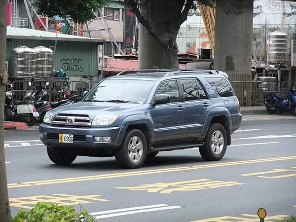 TOYOTA HIGHLANDER II 外交車牌.JPG