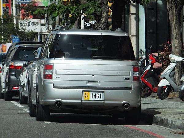 FORD FLEX 外交車牌 (3).JPG