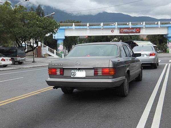 Mercedes-Benz W126 420SEL (1).JPG