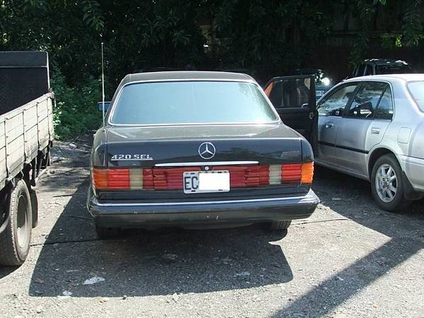 Mercedes-Benz W126 420SEL (2).JPG