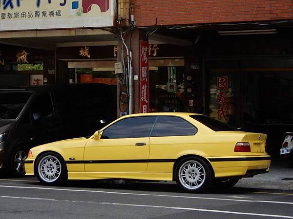 BMW E36 M3 Coupe (6).JPG