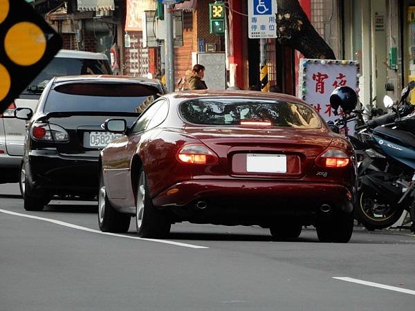 JAGUAR XK8 前期型.JPG