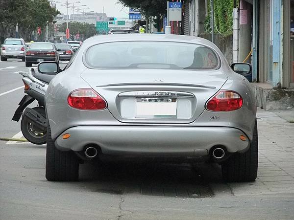 JAGUAR XKR I.JPG