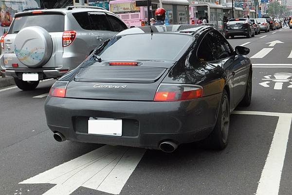 PORSCHE 996 Carrera4 (1).JPG