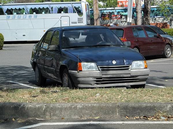 OPEL KADETT (3).JPG