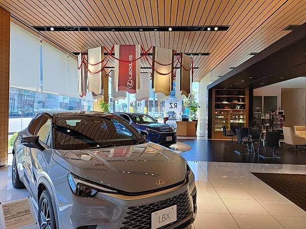 日本車記：日本 LEXUS 展示間一定要去體驗體驗