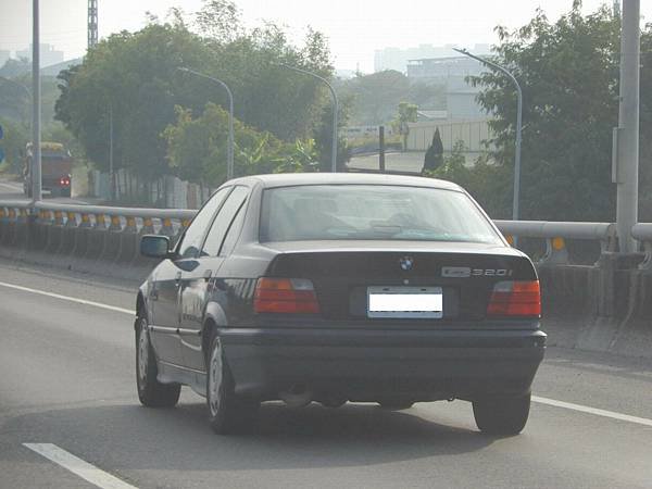 街頭獵殺：BMW E36 320i