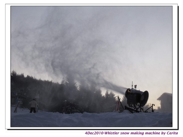 20101104-Whistler snow machine.jpg