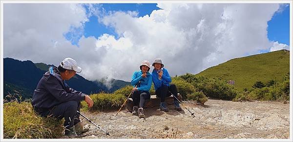 【南投】合歡山東峰+石門山+下午茶。Cona&apos;s 清境妮娜巧