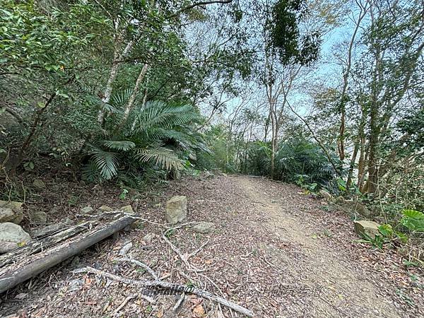 客家大院，順走出磺坑登山步道