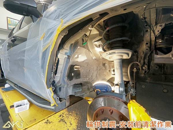 TOYOTA RAV4 5代 豐田 XA50  制震墊 降噪 共振 共鳴 吸音棉 隔音棉 輪拱 輪胎 噪 施工 車門  音響 推薦 後備箱 後車箱 嘉義 效果 車頂 全車 車體 車頂隔熱 隔音墊 STP 底盤 價格 靜化論 (8).JPG