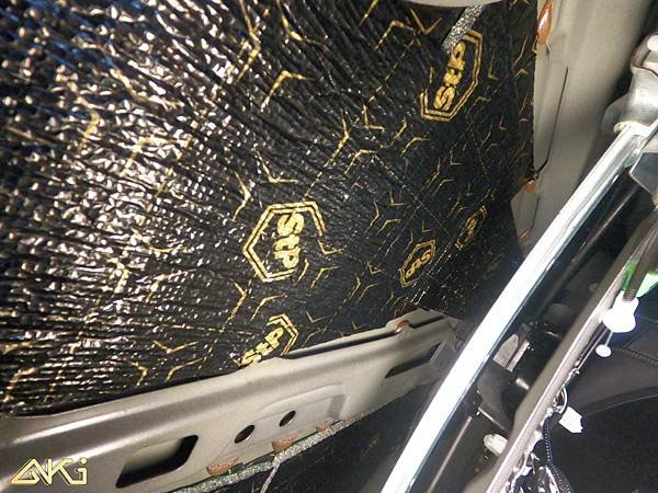 TOYOTA RAV4 5代 豐田 XA50  制震墊 降噪 共振 共鳴 吸音棉 隔音棉 輪拱 輪胎 噪 施工 車門  音響 推薦 後備箱 後車箱 嘉義 效果 車頂 全車 車體 車頂隔熱 隔音墊 STP 底盤 價格 靜化論 (13).JPG