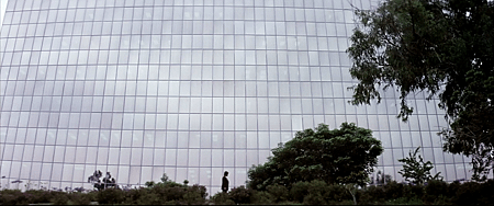 1974【視差】The Parallax View