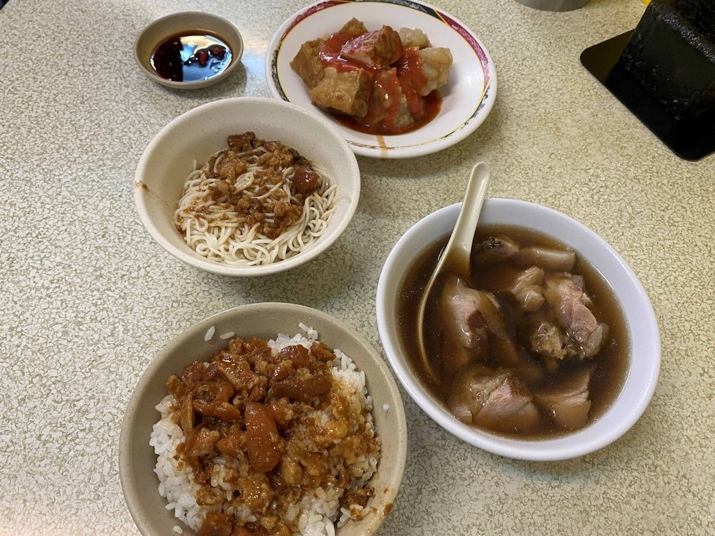 [台北大同] 當歸豬腳老店.林合發油飯店.大稻埕碼頭