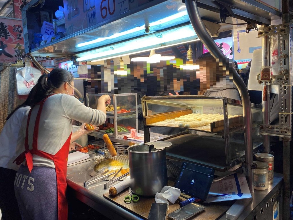 [寧夏夜市] 賴雞蛋蚵仔煎.林記麻辣臭豆腐.宏冠𩵚魠魚羹