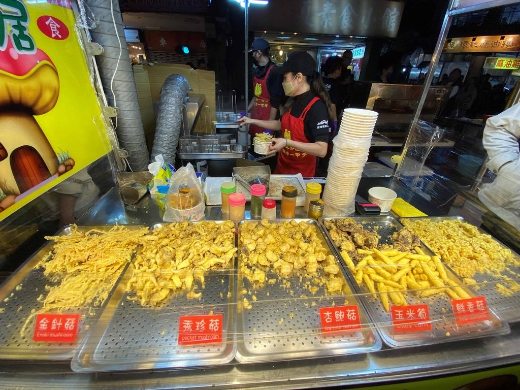 [寧夏夜市] 賴雞蛋蚵仔煎.林記麻辣臭豆腐.宏冠𩵚魠魚羹