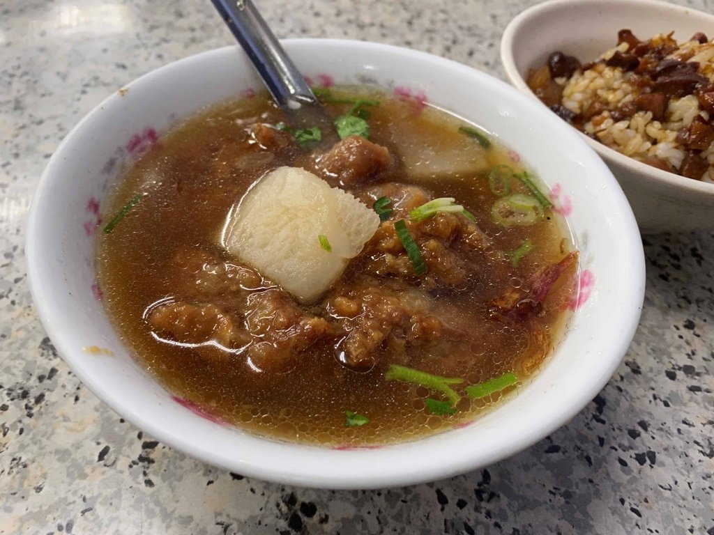 [饒河夜市] 后庒排骨酥麵.金林三兄弟藥燉排骨.地瓜球.優品