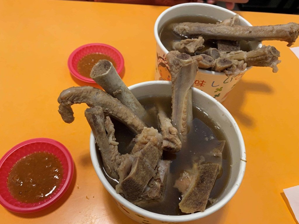 [饒河夜市] 后庒排骨酥麵.金林三兄弟藥燉排骨.地瓜球.優品