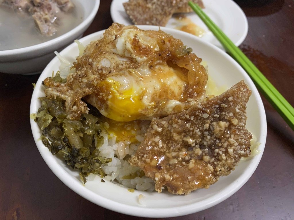 [基隆景點] 信二防空洞.天天鮮排骨飯