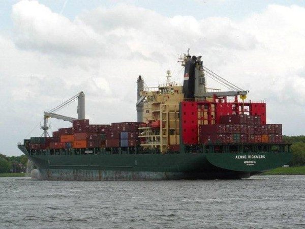 foto-8-5-2009_147_(containerschip_AENNE_RICKMERS_MONROVIA_Bouwjaar_1998_IMONR__9152753).jpg