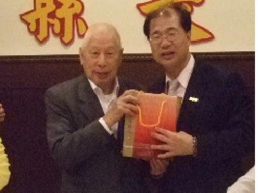 縣長李沃士、星船王張允中.JPG