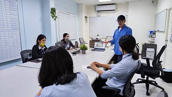 企業主管內訓- 顧客溝通技巧-有效溝通：提升與客戶互動的關鍵策略詹翔霖副教授 (6).jpg