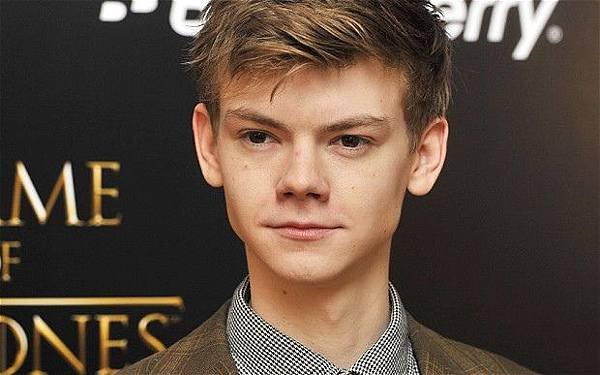 Thomas_Sangster_2560464b