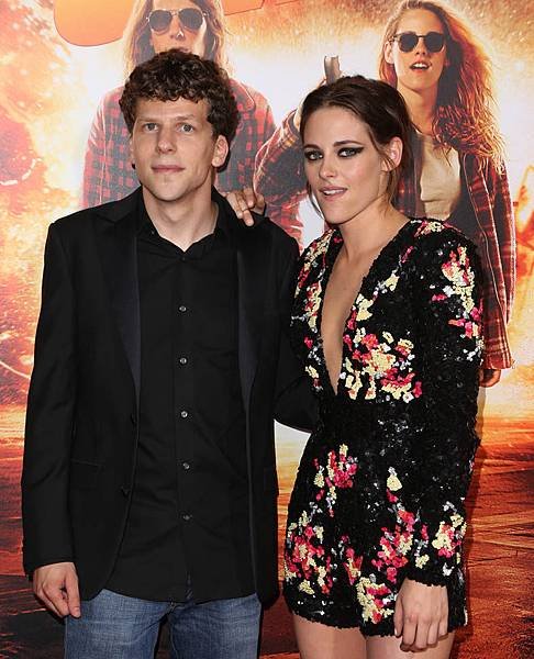 american-ultra-review-24aug15-12
