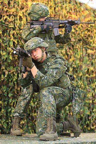 國軍服裝興革