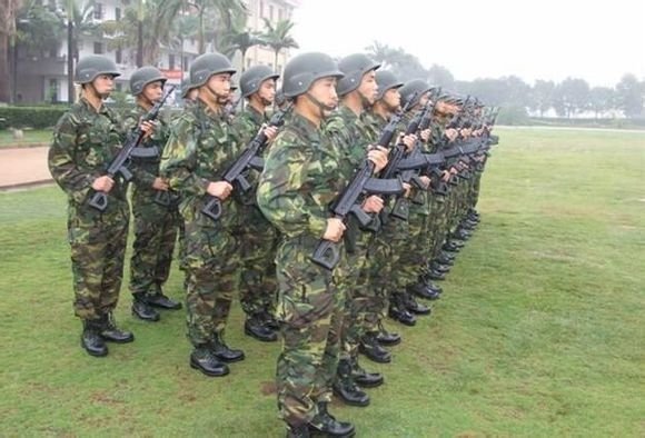 共軍穿台式迷彩　扮「假想敵」3