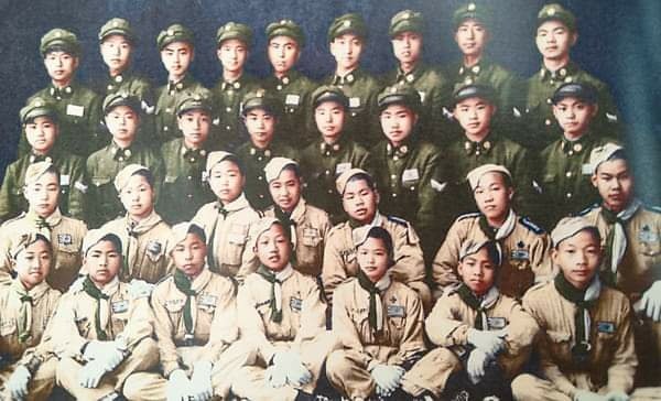 Peter Wu：空軍幼校在大陸時期  一至三年級穿童軍服 