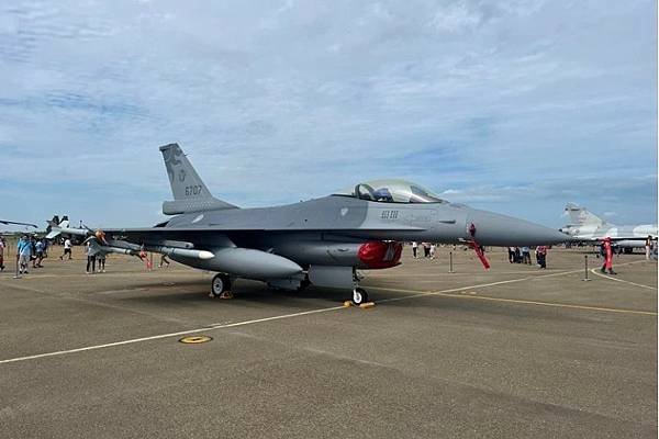 許劍虹：紀念九二四空戰65周年～扭轉中華民國空軍地位的空戰