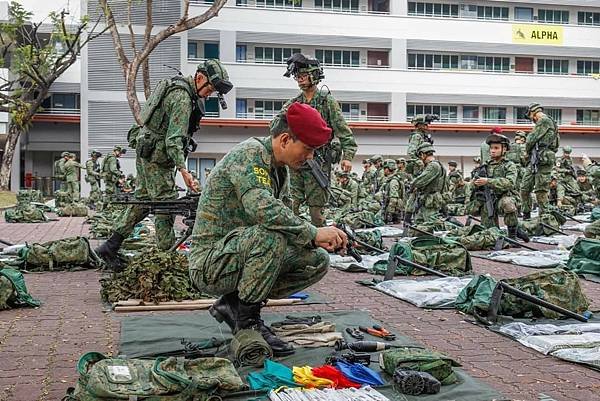 Casey Chao：看到新加坡步兵團動員的一個營  我真的