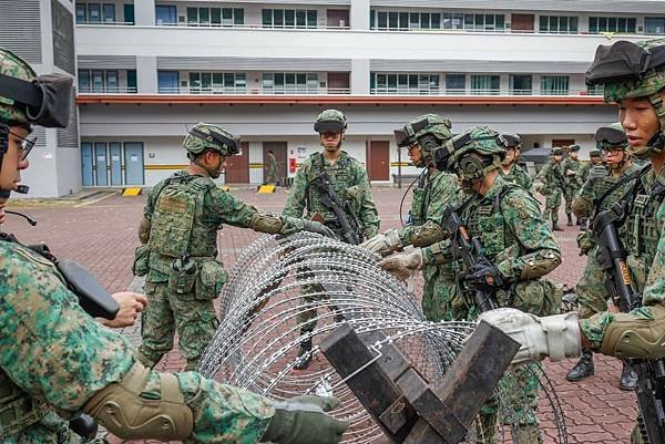 Casey Chao：看到新加坡步兵團動員的一個營  我真的