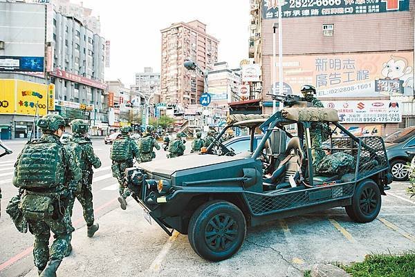 張競博士(前中權軍艦艦長)呂昭隆：台灣人口密集 城鎮戰人民逃