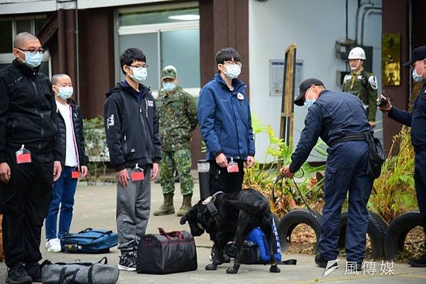 劉文孝：總統幾點降落？ 張曜麟：一年役義務役670人報到！新