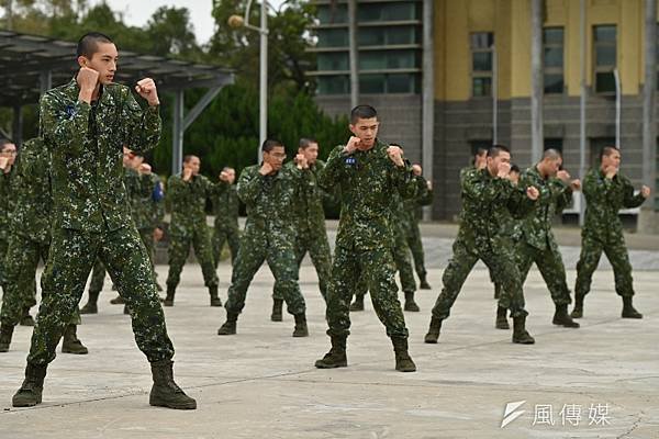 楊岡儒：評海軍新訓中心「假槍」偽充真槍案