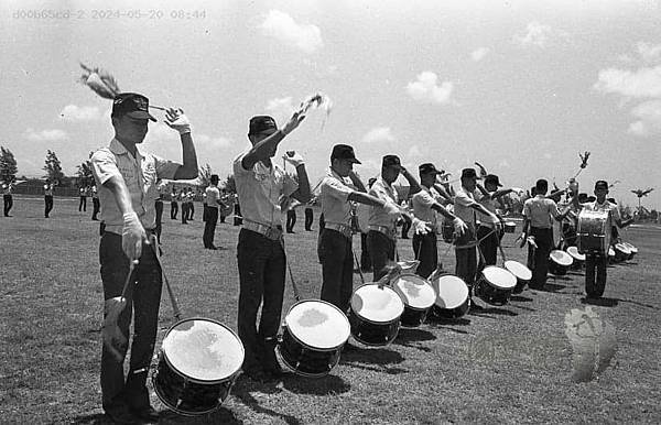 Peter Wu：民國64年6月16日在陸軍軍官預備學校(簡