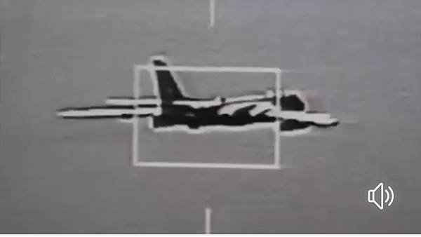 劉文孝：國防部發佈空軍監控轟6型機畫面