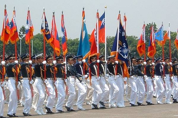 仇佩芬：【黃埔百年角力】中國心戰瞄準退休軍官　邀當「統一樣板